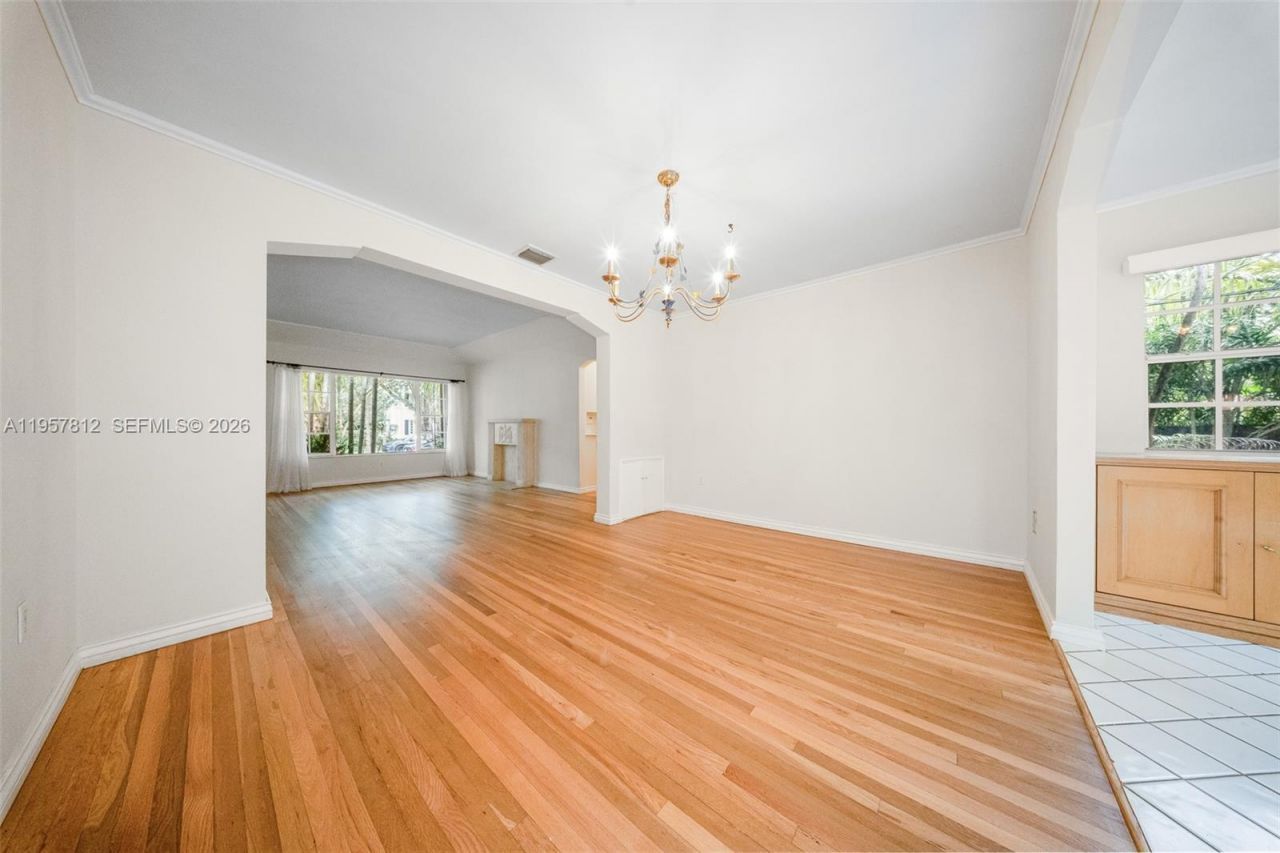 670 NE 56th St, Miami, FL 33137 Photo