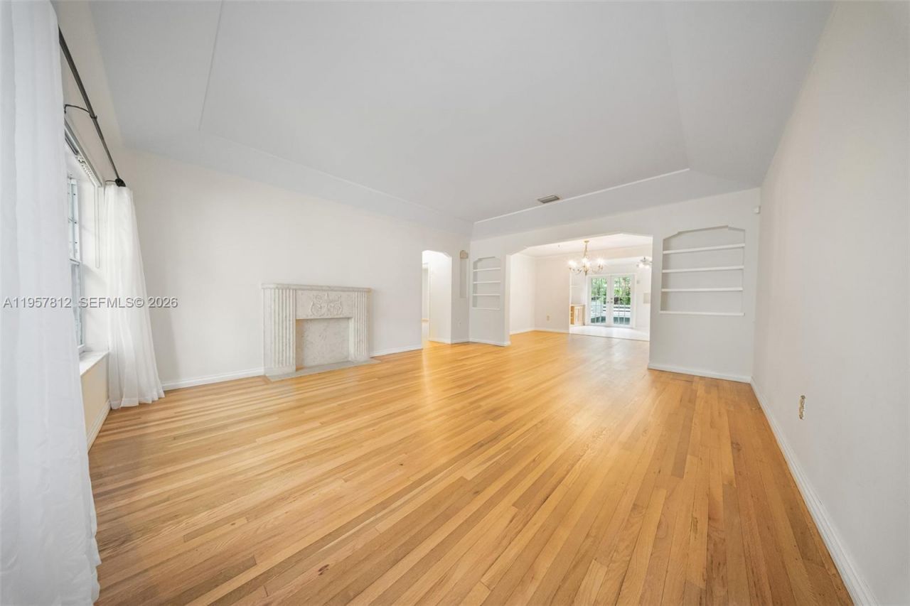 670 NE 56th St, Miami, FL 33137 Photo