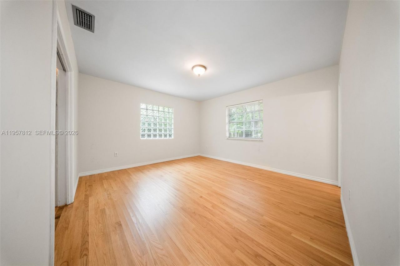 670 NE 56th St, Miami, FL 33137 Photo