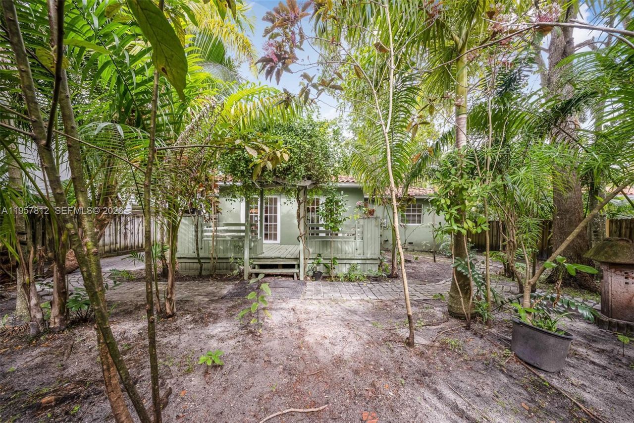 670 NE 56th St, Miami, FL 33137 Photo