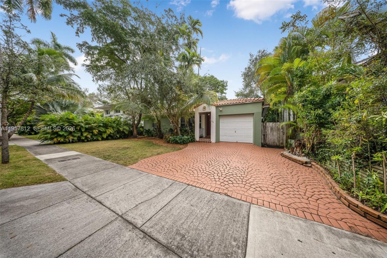 670 NE 56th St , Miami, FL 33137 Photo