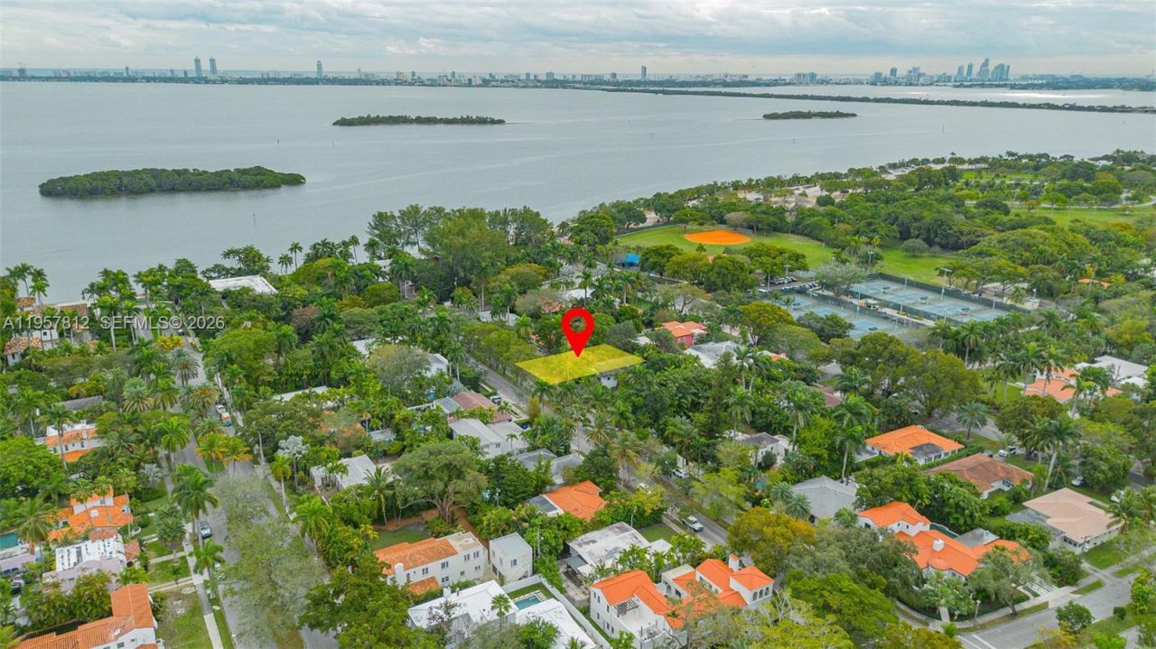 670 NE 56th St, Miami, FL 33137 Photo