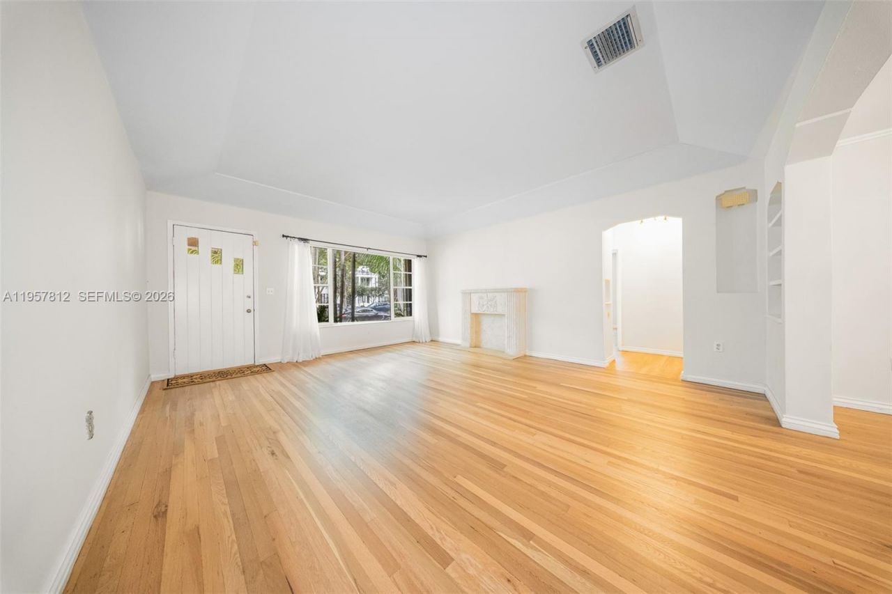 670 NE 56th St, Miami, FL 33137 Photo