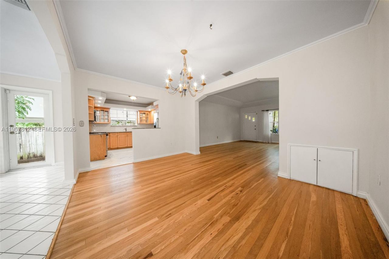 670 NE 56th St, Miami, FL 33137 Photo