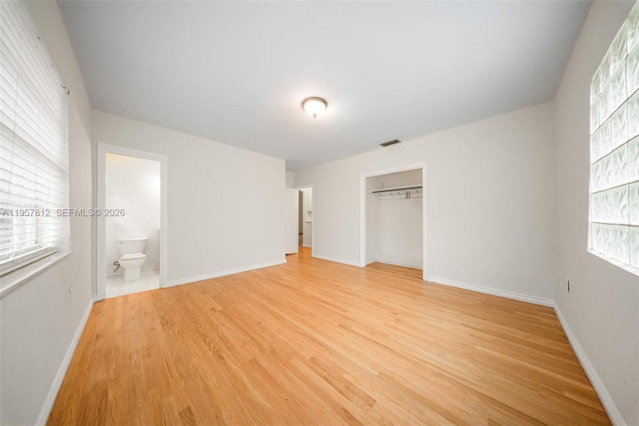 670 NE 56th St, Miami, FL 33137 Photo