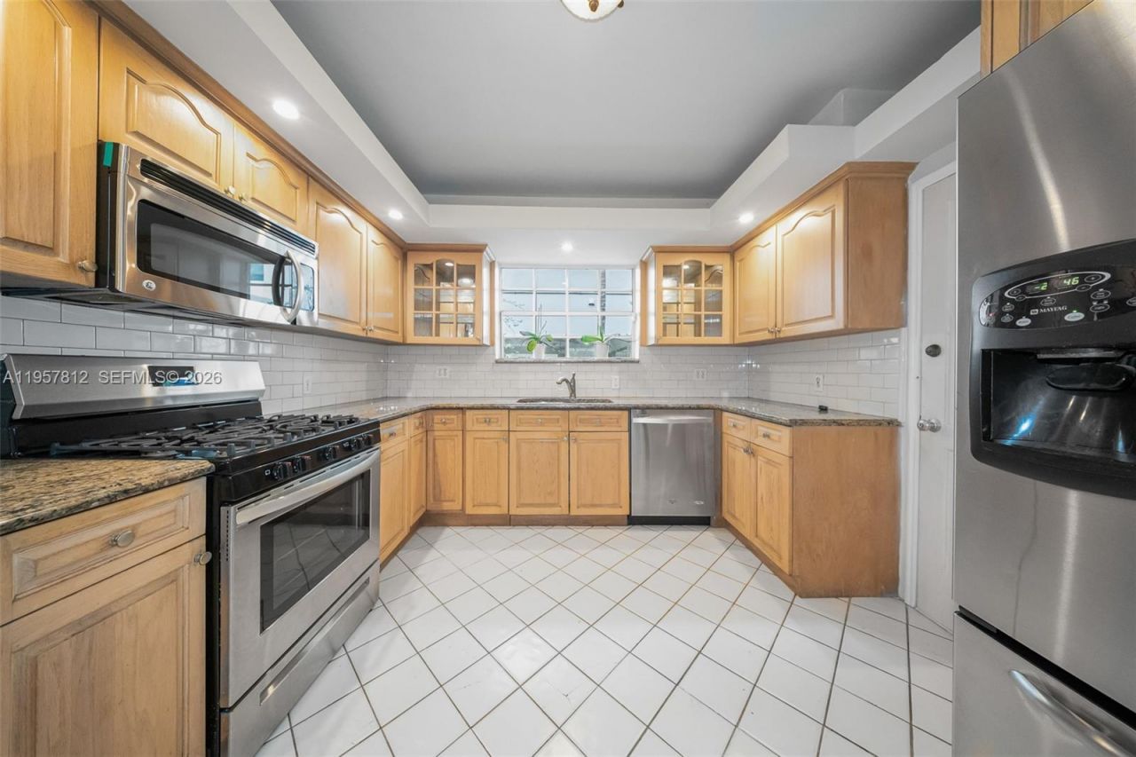 670 NE 56th St, Miami, FL 33137 Photo