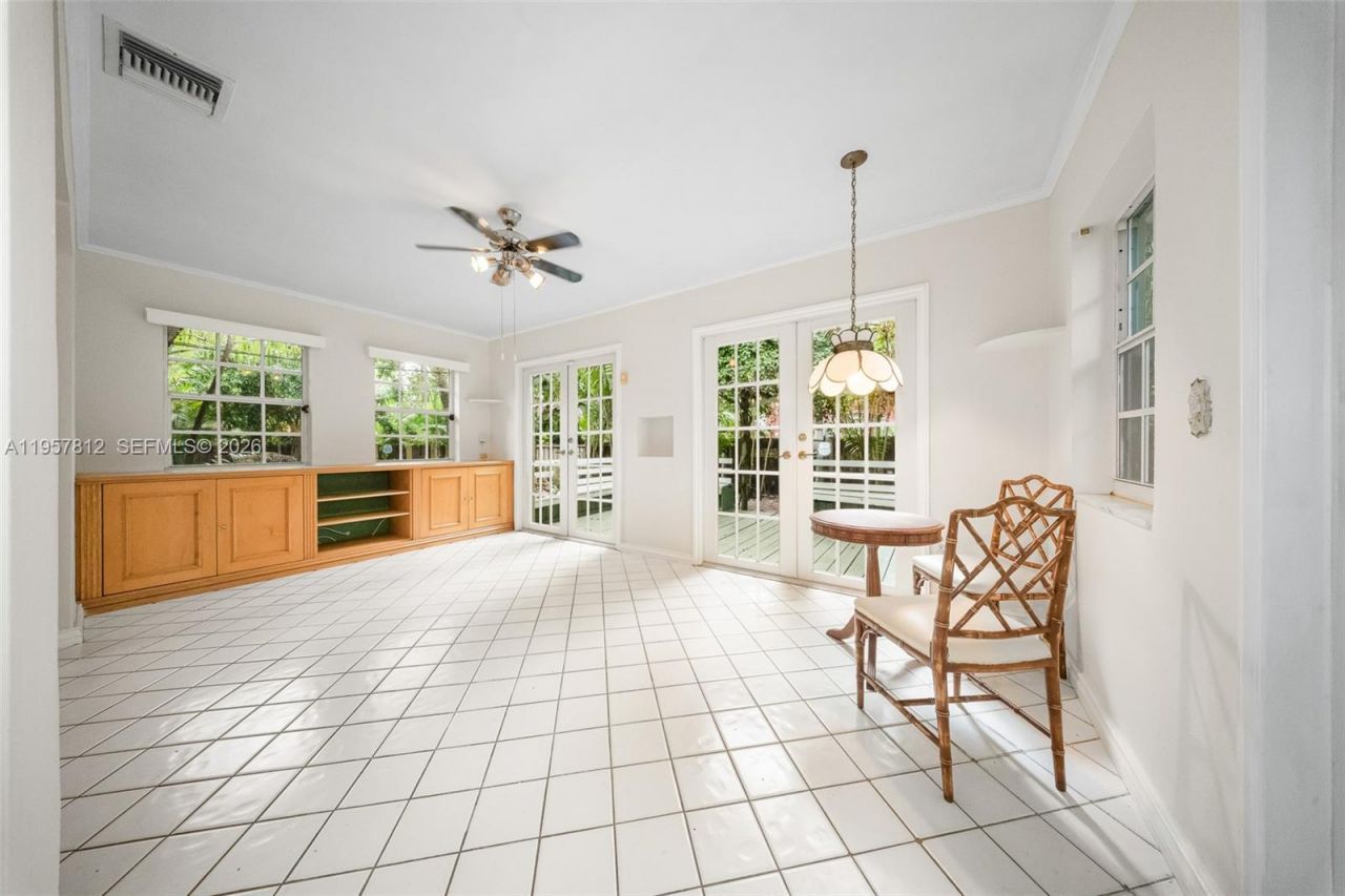 670 NE 56th St, Miami, FL 33137 Photo