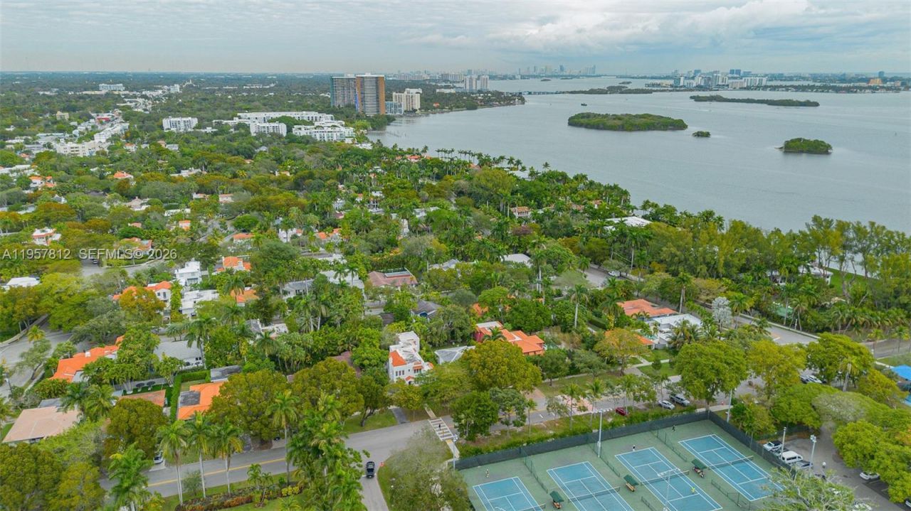 670 NE 56th St, Miami, FL 33137 Photo