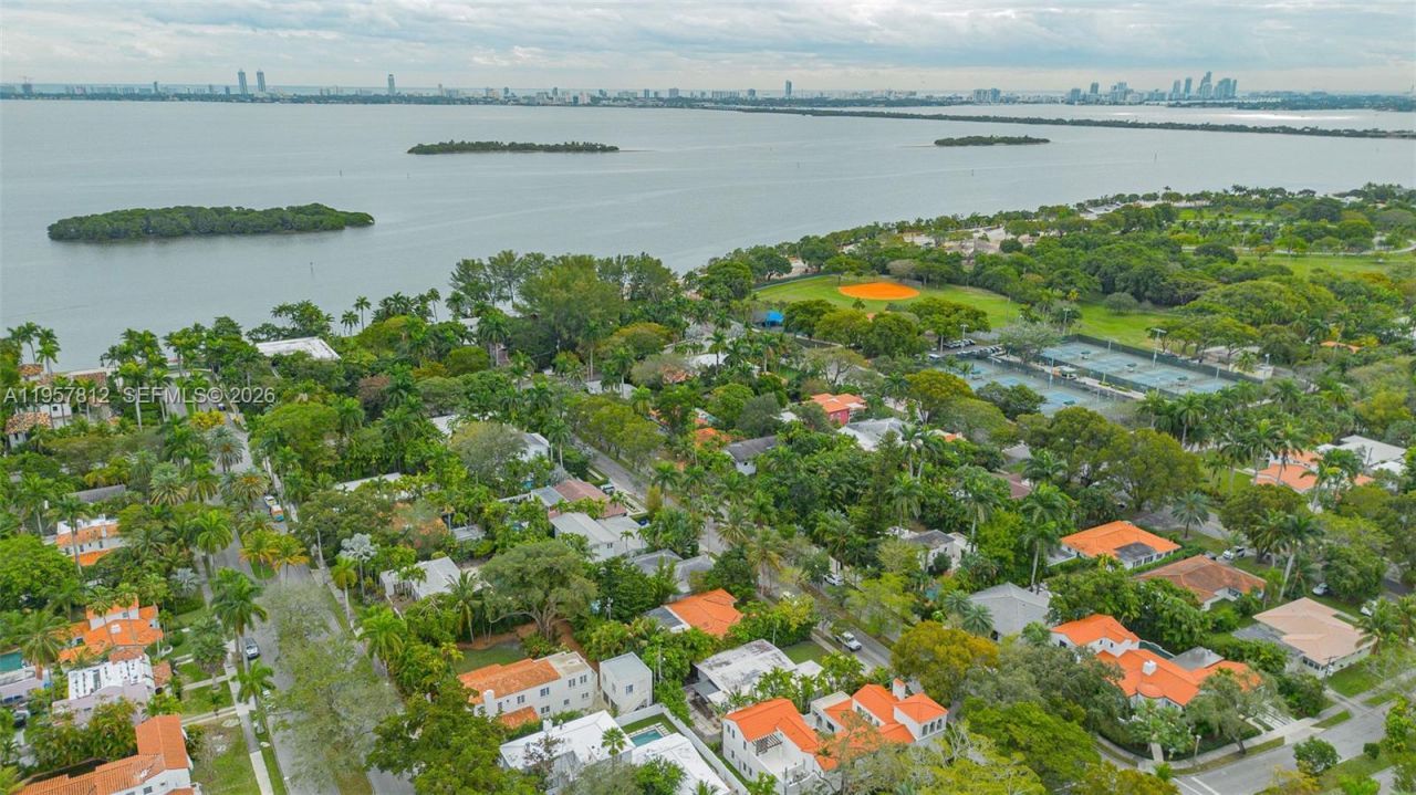 670 NE 56th St, Miami, FL 33137 Photo