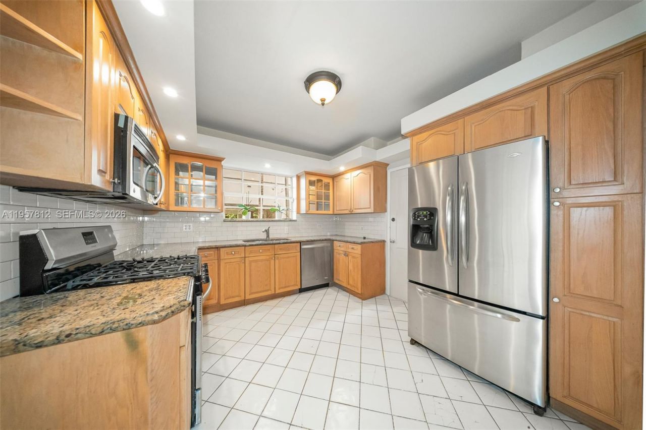 670 NE 56th St, Miami, FL 33137 Photo