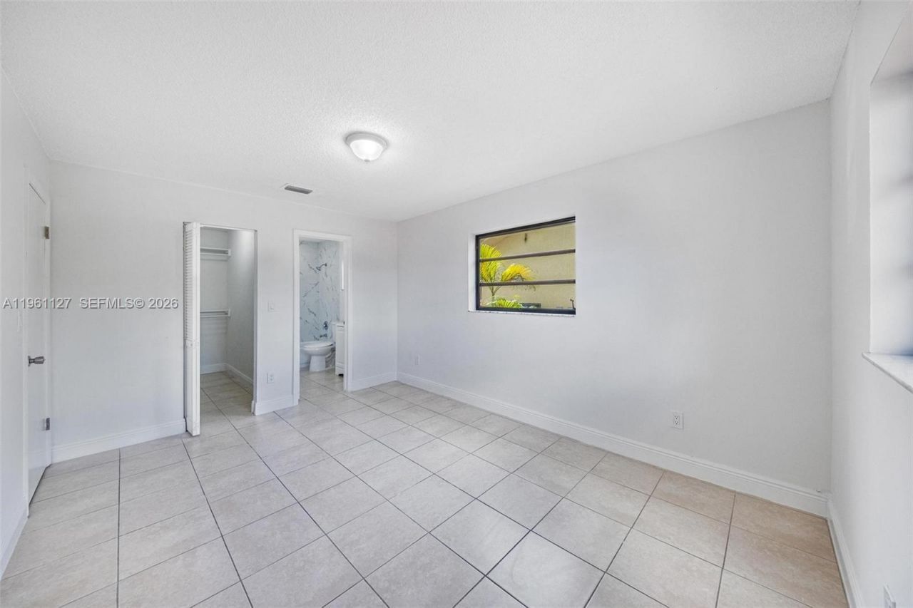 1283 W 42nd St, Unit 2, Hialeah, FL 33012 Photo
