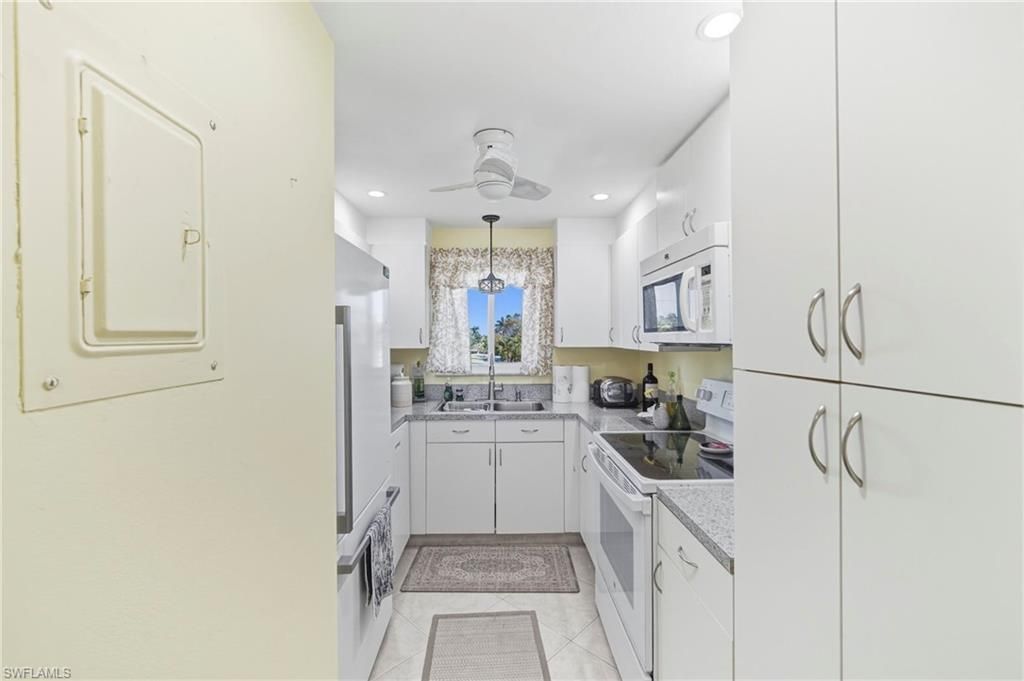 1010 Manatee Rd, Unit B304, Naples, FL 34114 Photo