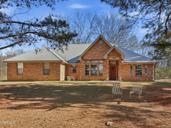 3945 Country Club Drive, Jackson, MS 39213