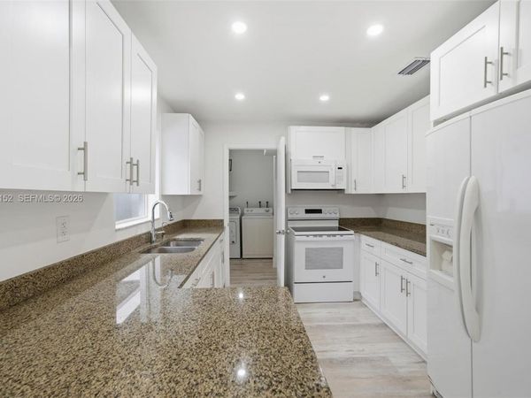 1281 W 42nd St, Unit 1, Hialeah, FL 33012