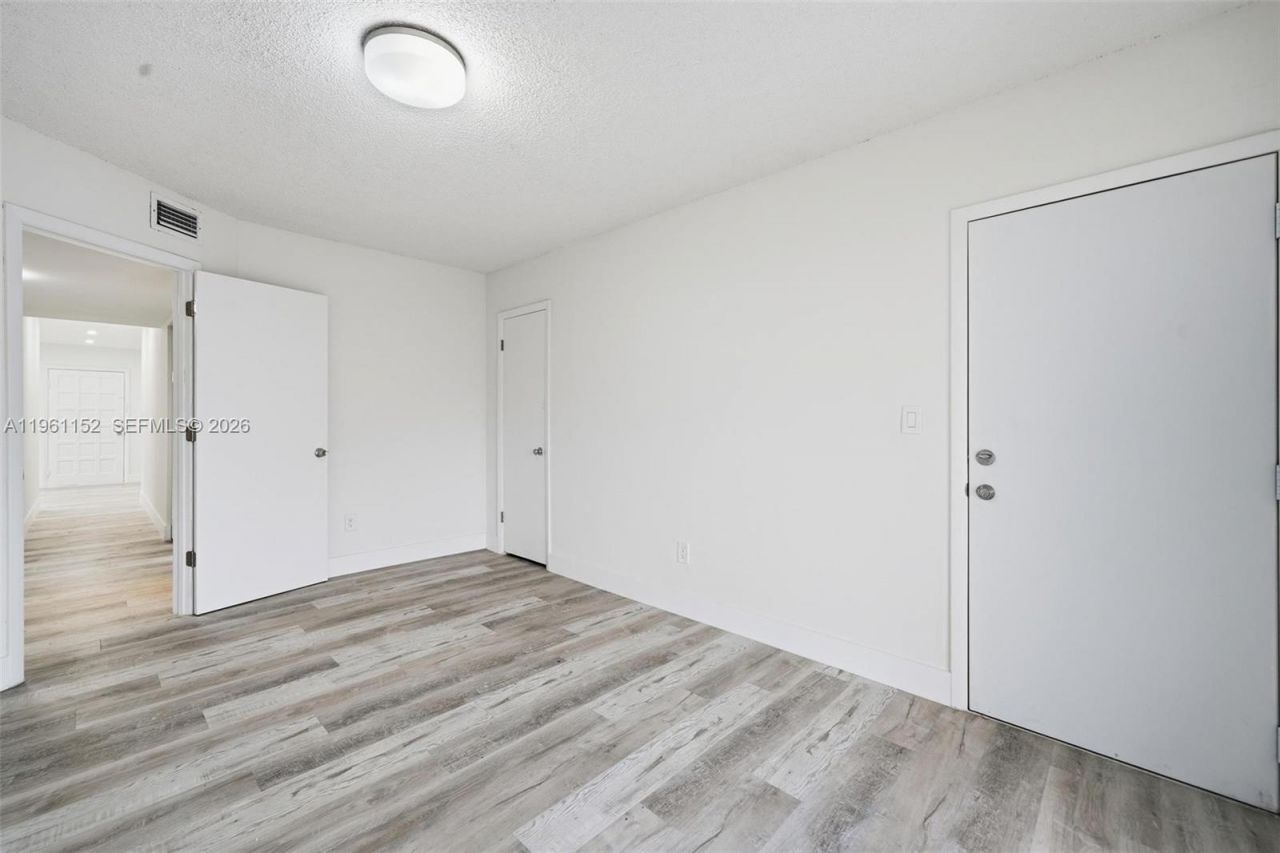 1281 W 42nd St, Unit 1, Hialeah, FL 33012 Photo