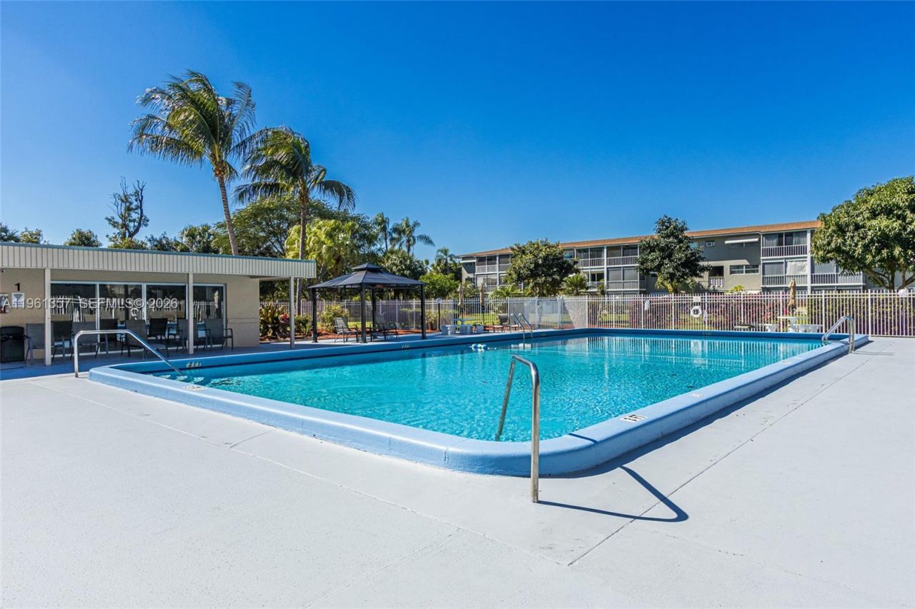 5100 Washington St, Unit 312, Hollywood, FL 33021 Photo