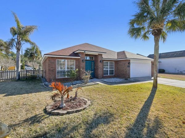 2447 Coachman Lakes Dr, Jacksonville, FL 32246