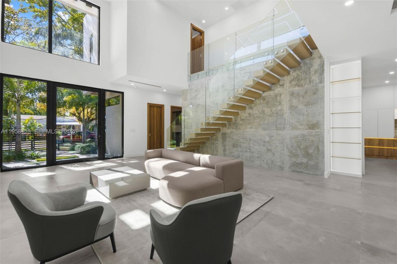 441 NW 44th St , Miami, FL 33127 Photo