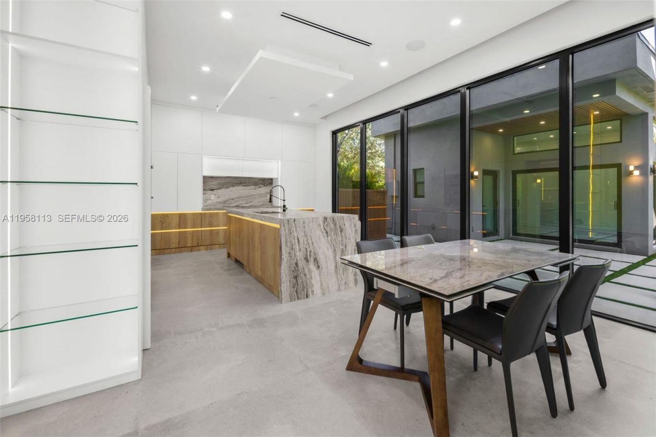 441 NW 44th St , Miami, FL 33127 Photo