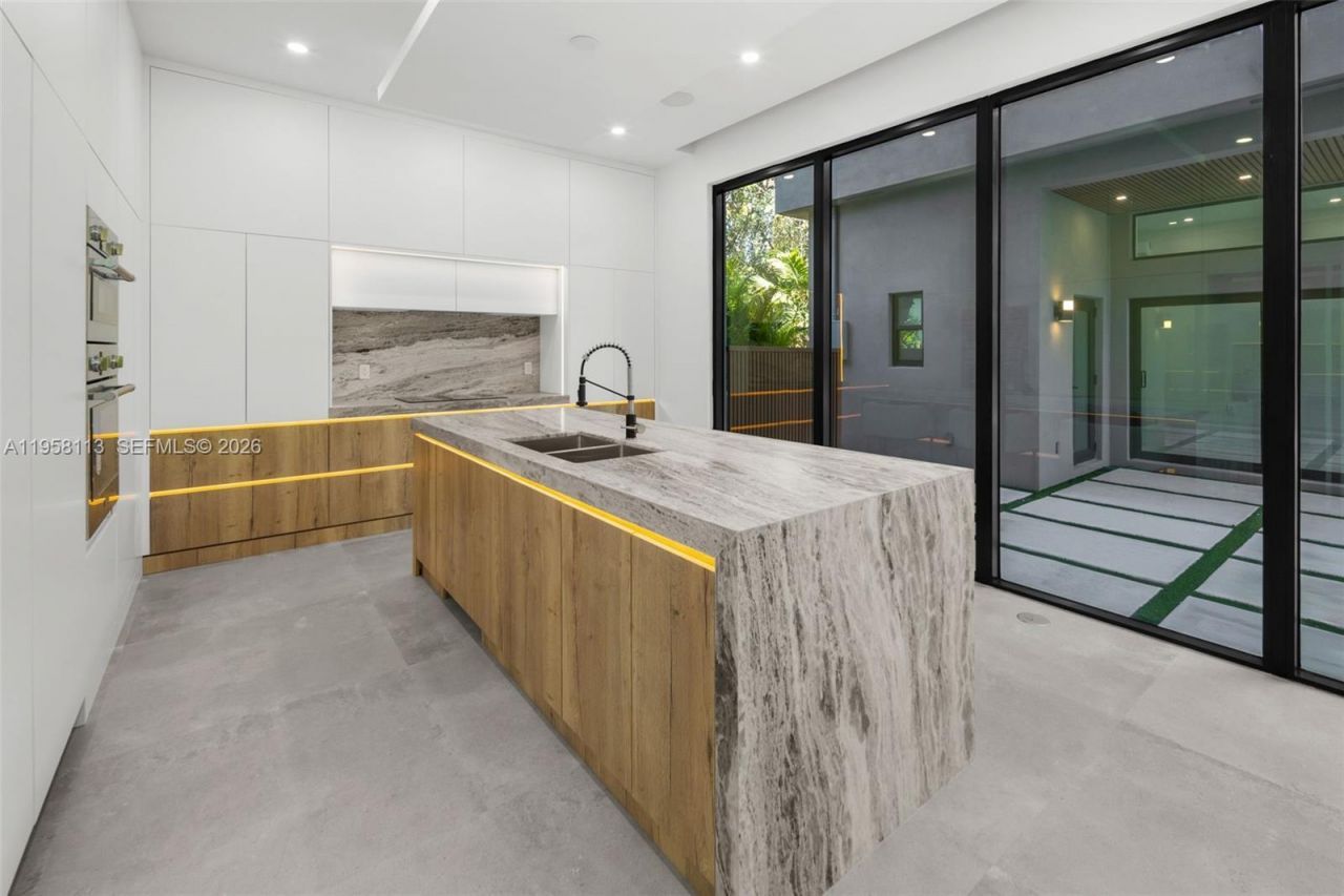 441 NW 44th St , Miami, FL 33127 Photo