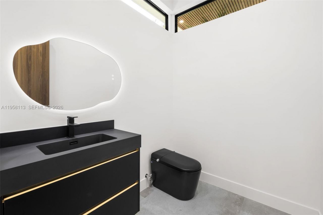 441 NW 44th St , Miami, FL 33127 Photo