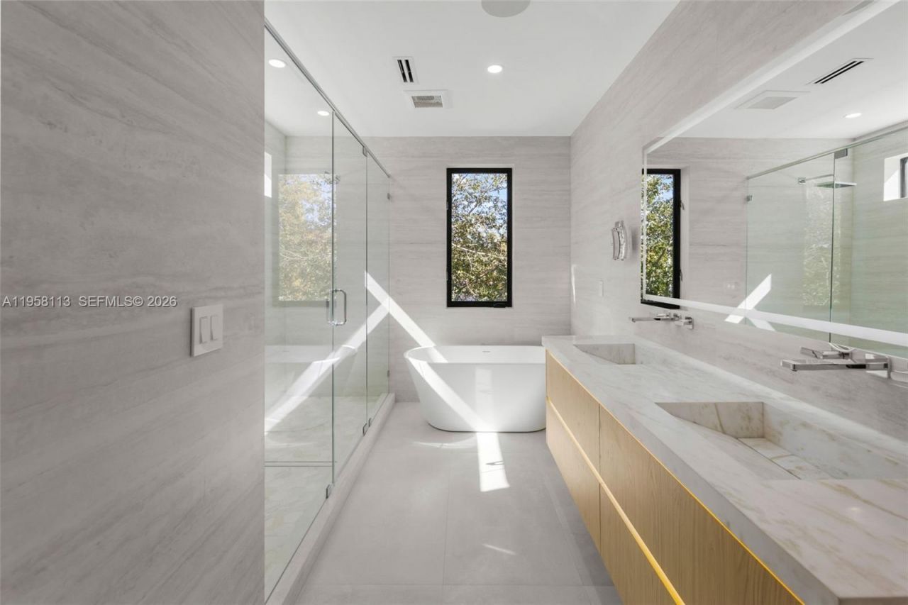 441 NW 44th St , Miami, FL 33127 Photo