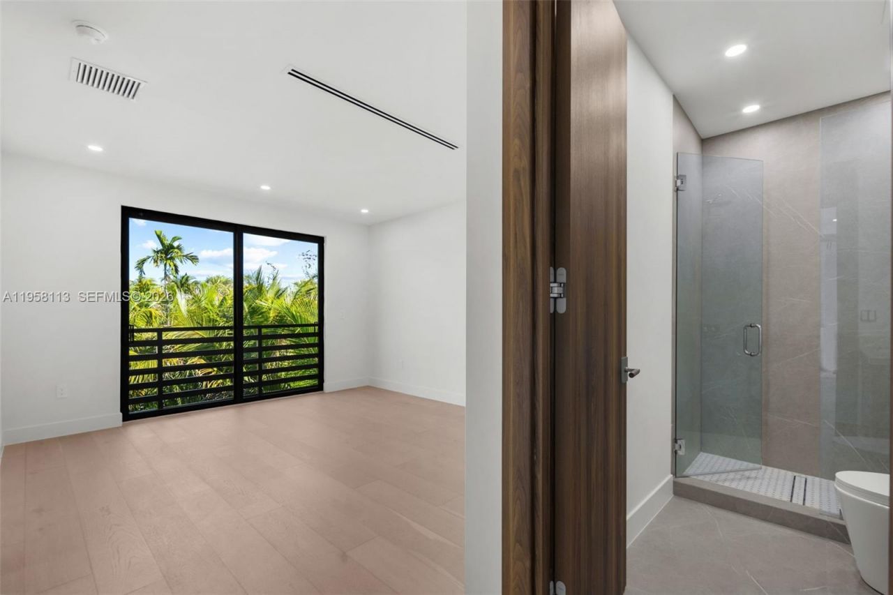 441 NW 44th St , Miami, FL 33127 Photo