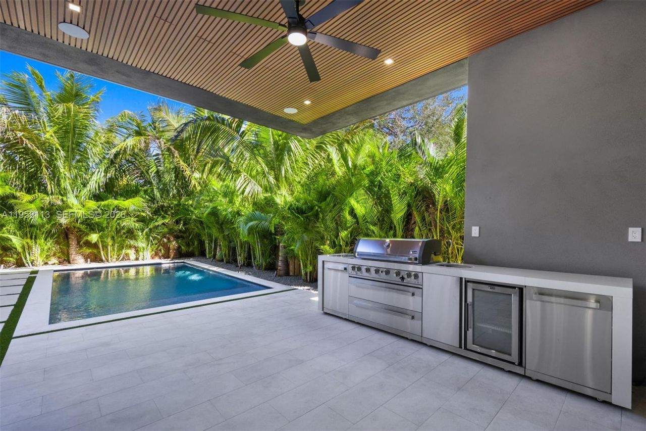 441 NW 44th St , Miami, FL 33127 Photo