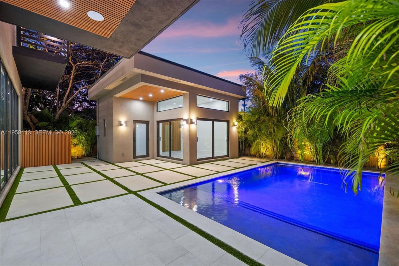 441 NW 44th St , Miami, FL 33127 Photo