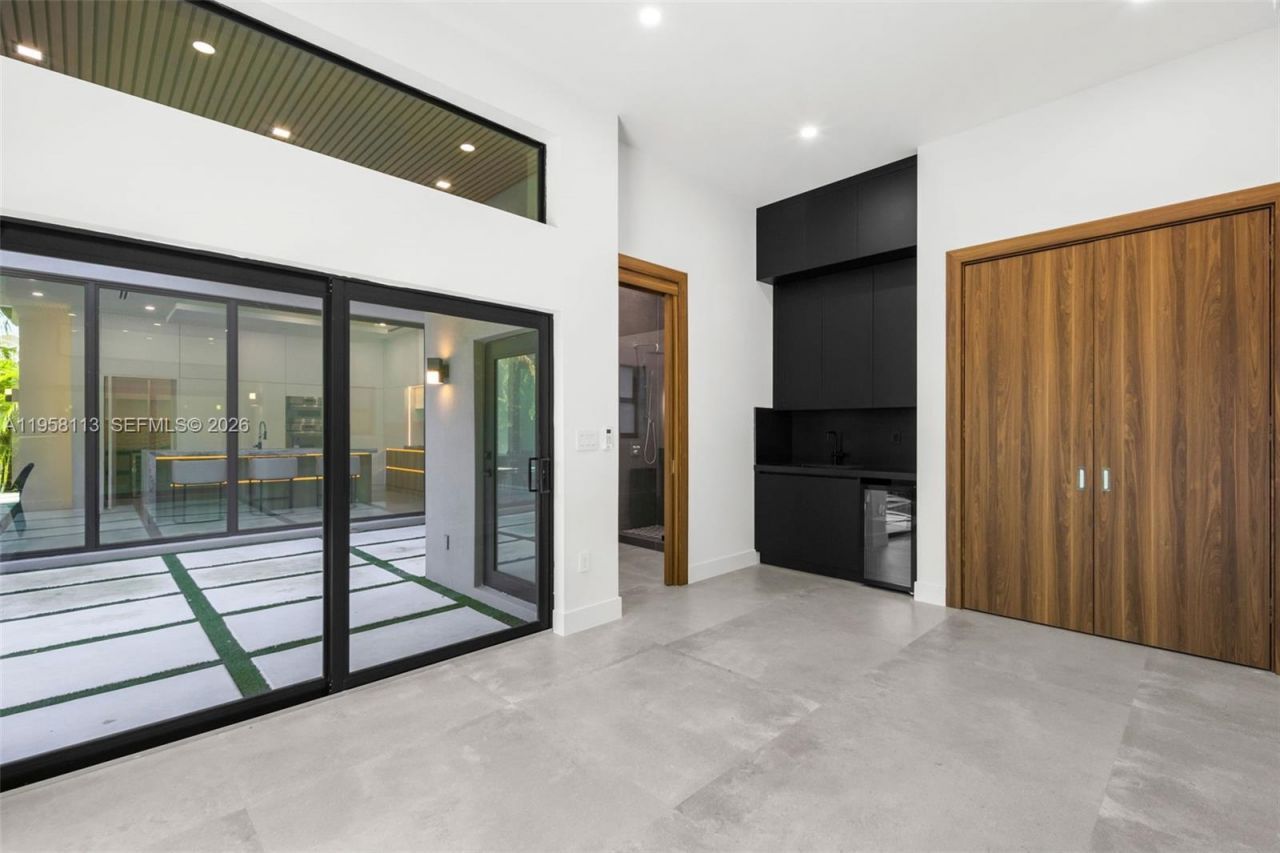 441 NW 44th St , Miami, FL 33127 Photo