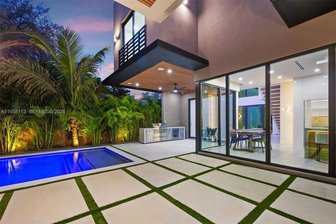 441 NW 44th St , Miami, FL 33127 Photo