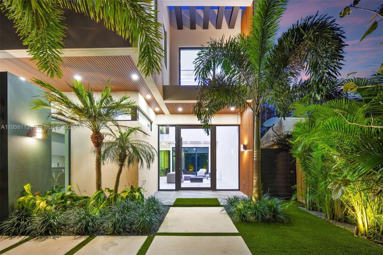 441 NW 44th St , Miami, FL 33127 Photo