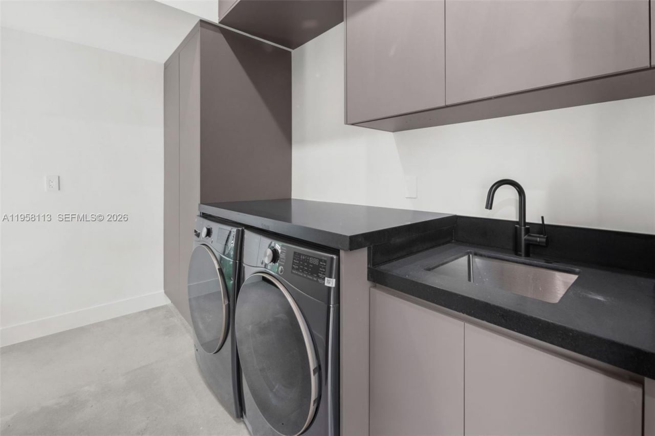 441 NW 44th St , Miami, FL 33127 Photo