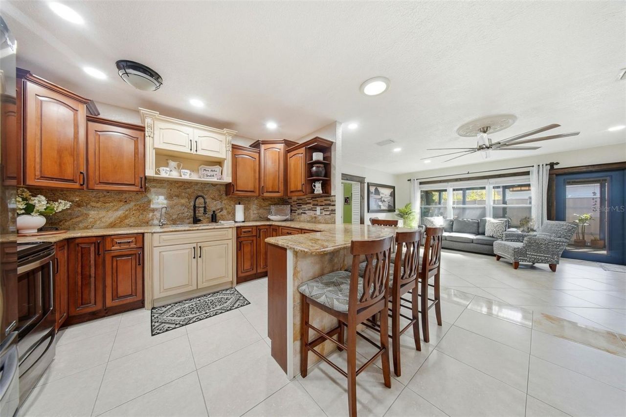 5950 49 Avenue N, Kenneth City, FL 33709 Photo