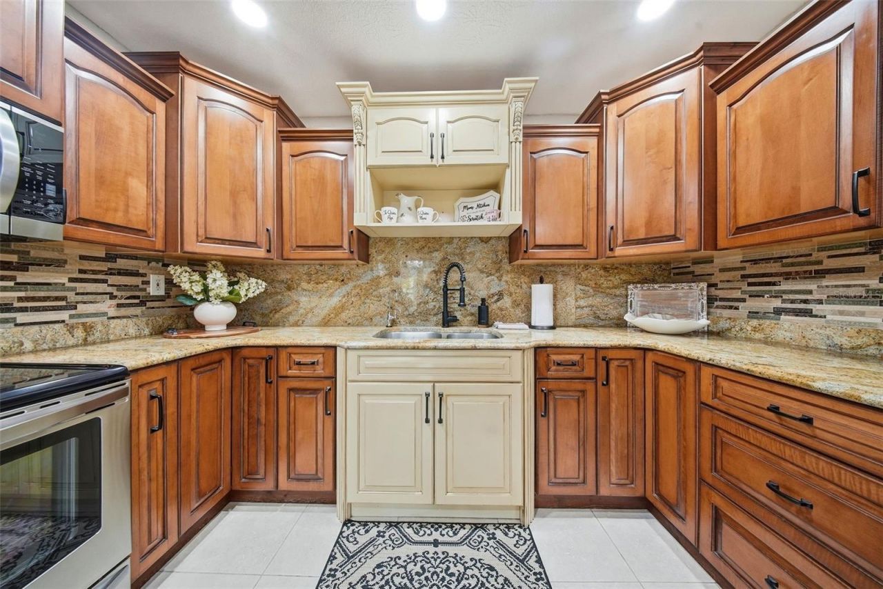 5950 49 Avenue N, Kenneth City, FL 33709 Photo