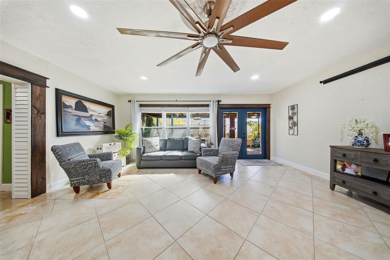 5950 49 Avenue N, Kenneth City, FL 33709 Photo