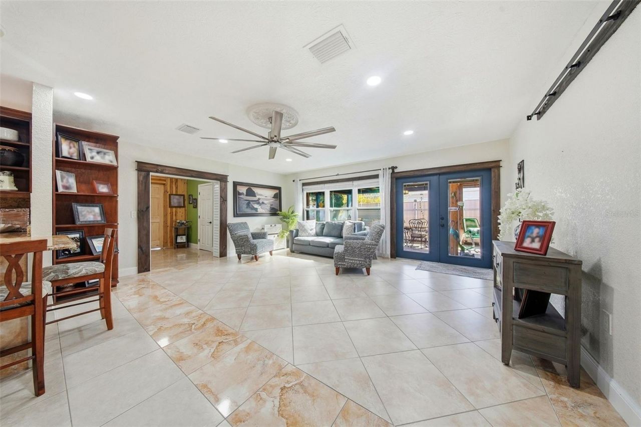 5950 49 Avenue N, Kenneth City, FL 33709 Photo