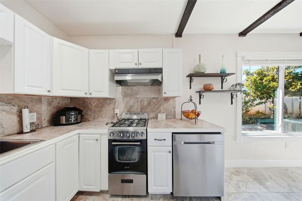 5950 49 Avenue N, Kenneth City, FL 33709 Photo