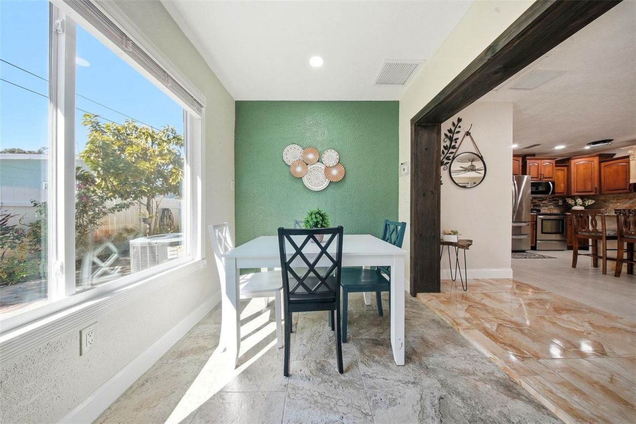 5950 49 Avenue N, Kenneth City, FL 33709 Photo