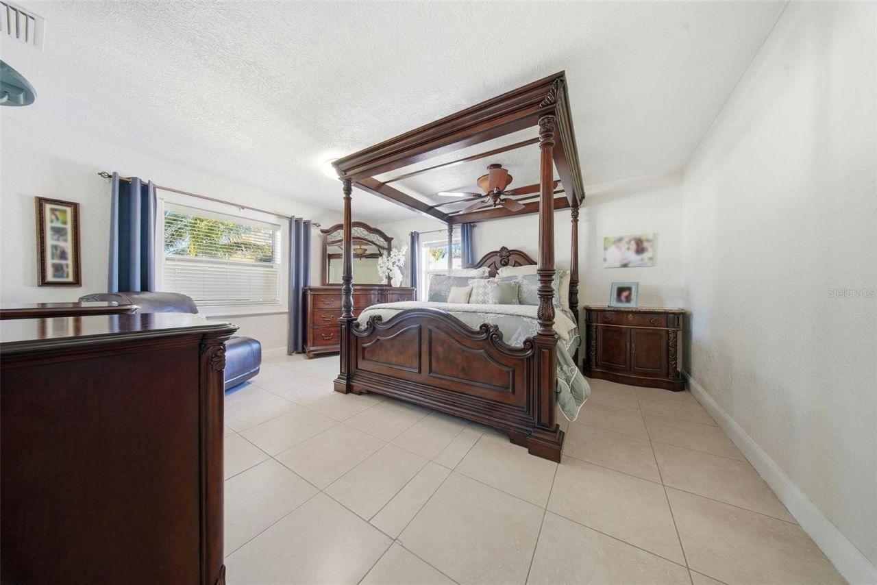 5950 49 Avenue N, Kenneth City, FL 33709 Photo