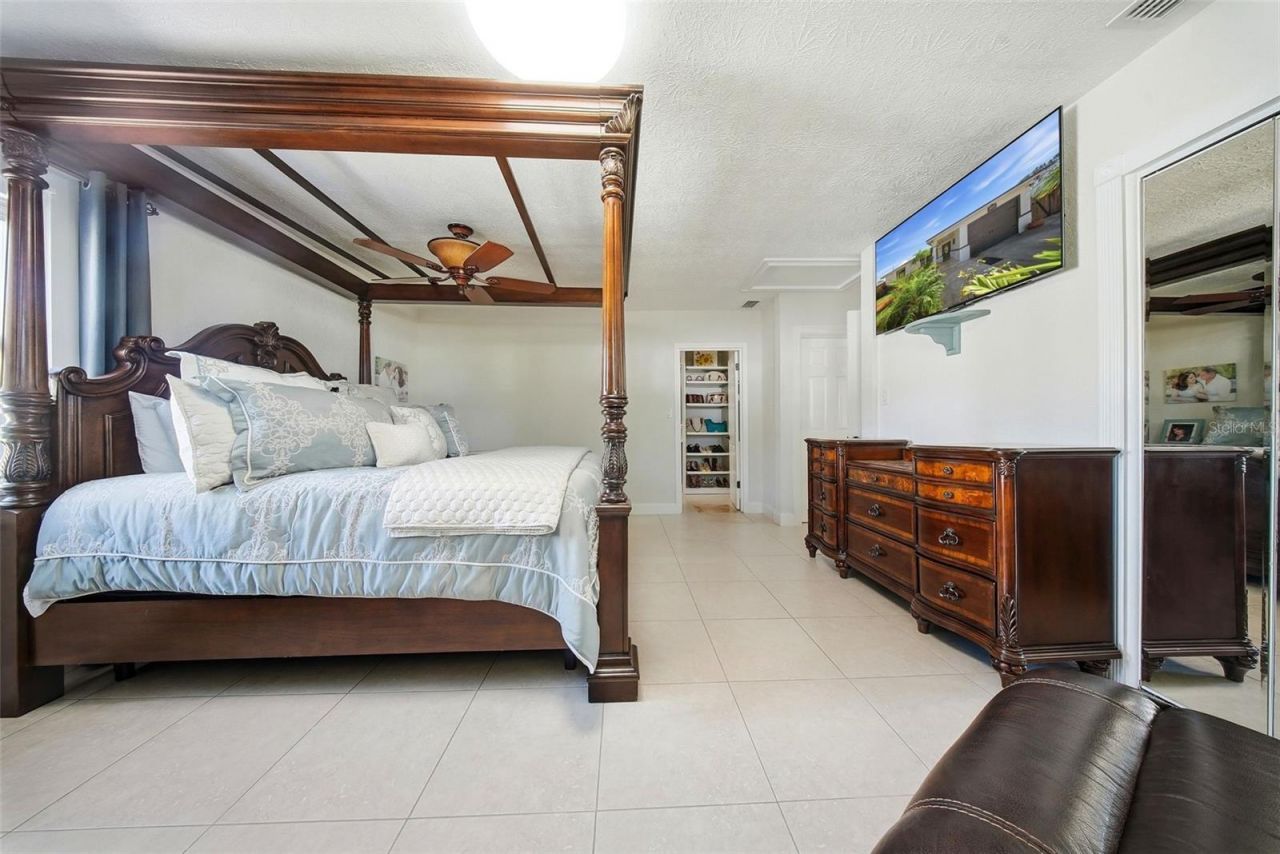 5950 49 Avenue N, Kenneth City, FL 33709 Photo