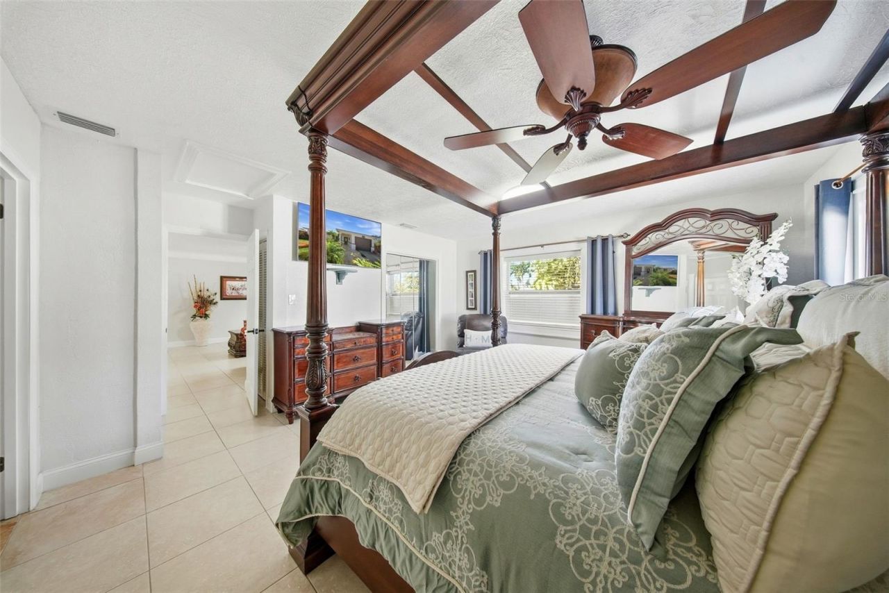 5950 49 Avenue N, Kenneth City, FL 33709 Photo