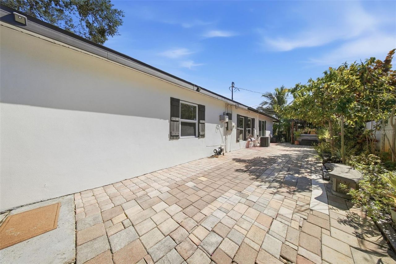 5950 49 Avenue N, Kenneth City, FL 33709 Photo