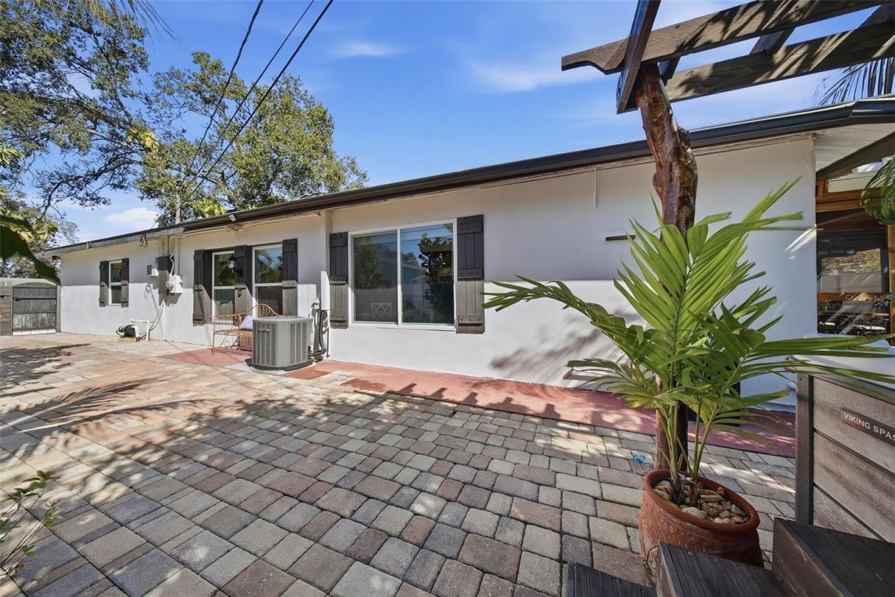 5950 49 Avenue N, Kenneth City, FL 33709 Photo