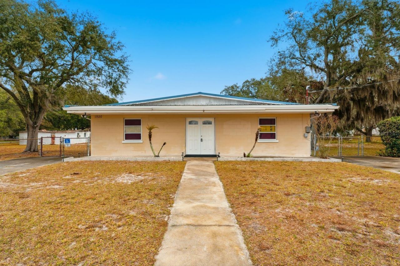 1920 40th Street Nw, Winter Haven, FL 33881 Main Photo