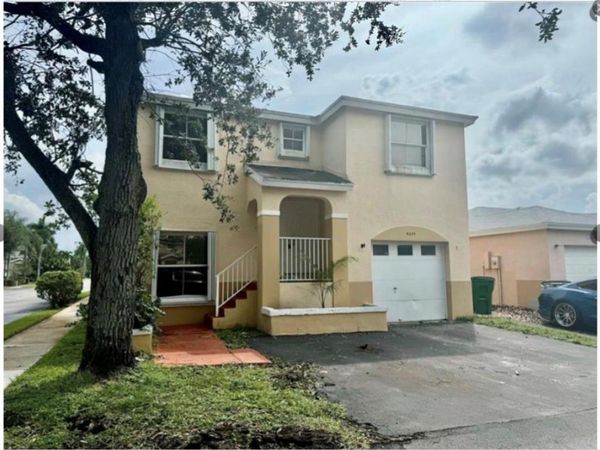 4241 SW 72nd Ter, Davie, FL 33314