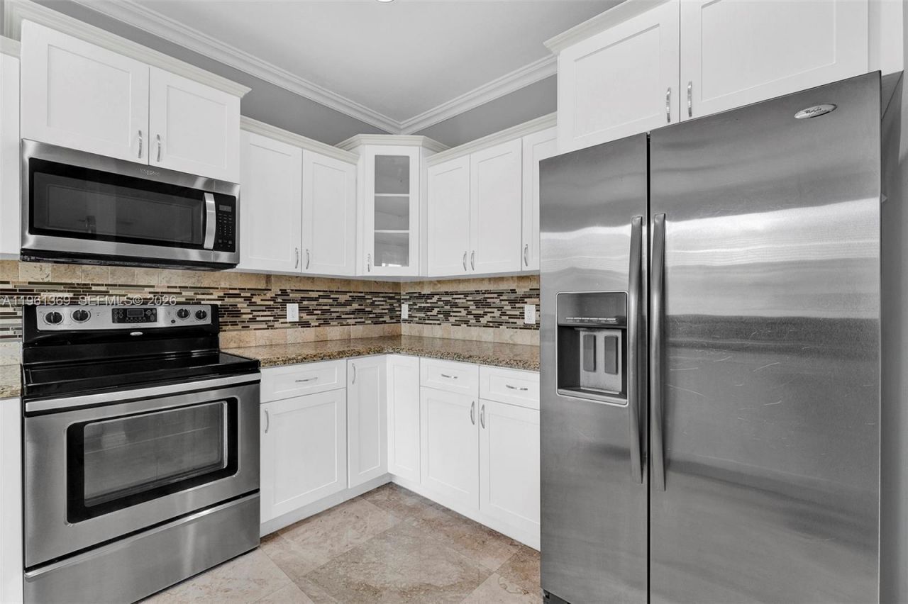 1518 Maple Dr , Unit 1518, Weston, FL 33327 Photo