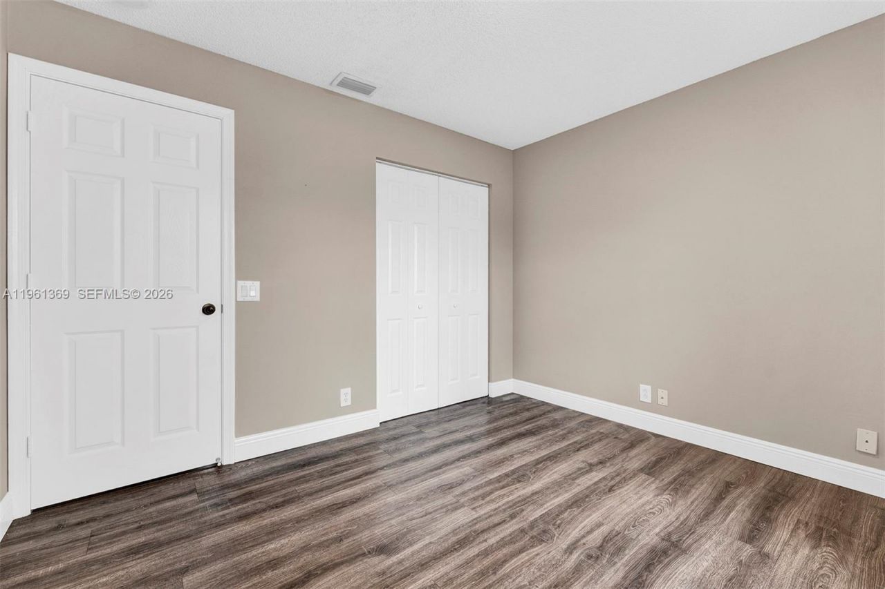 1518 Maple Dr , Unit 1518, Weston, FL 33327 Photo