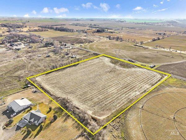 1062 E 2500 S., Hagerman, ID 83332