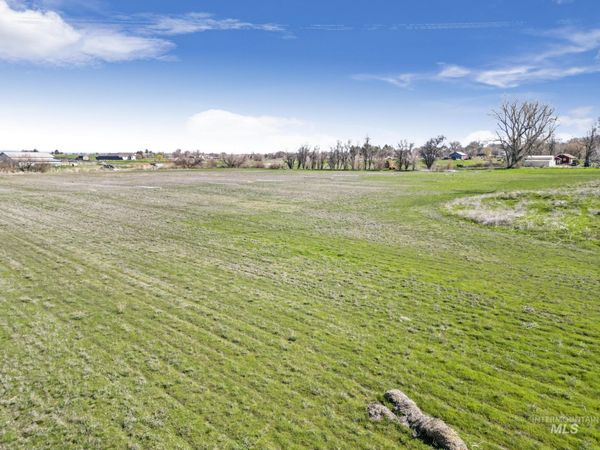 1062 E 2500 S., Hagerman, ID 83332